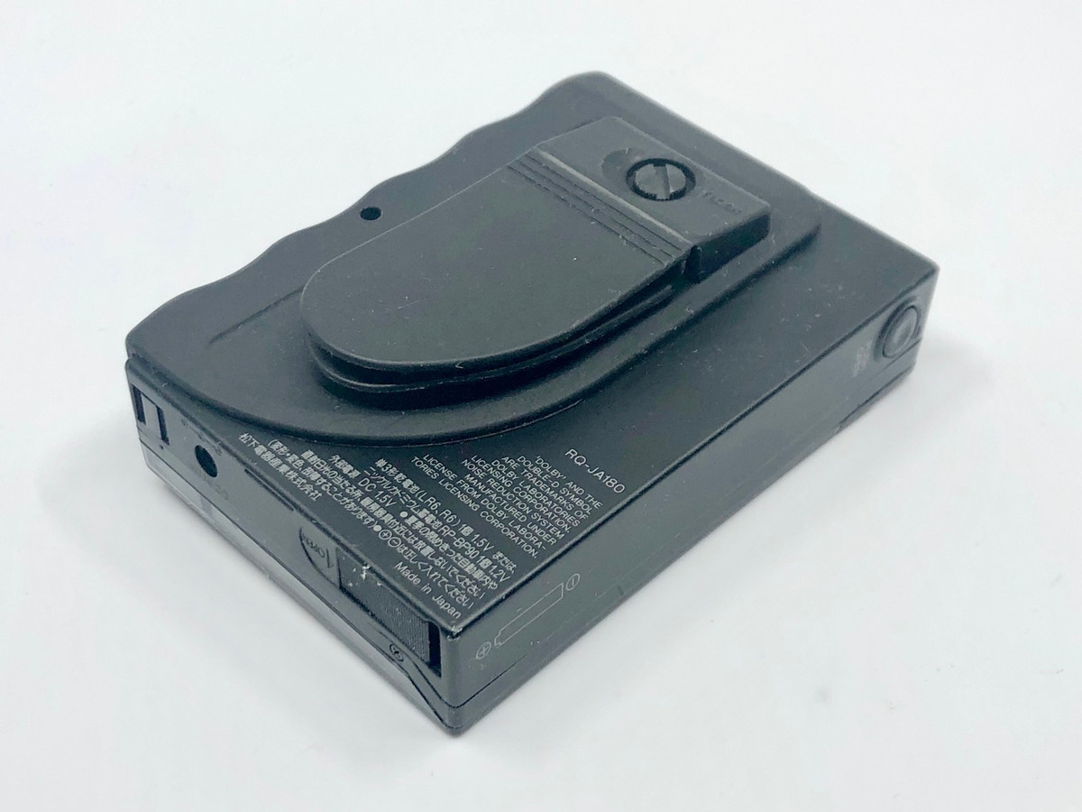 T0777 Panasonic RQ-JA180カセットテーププレーヤー Panasonic RQ-JA180 Cassette Player - 1988 Good Design Award Winner