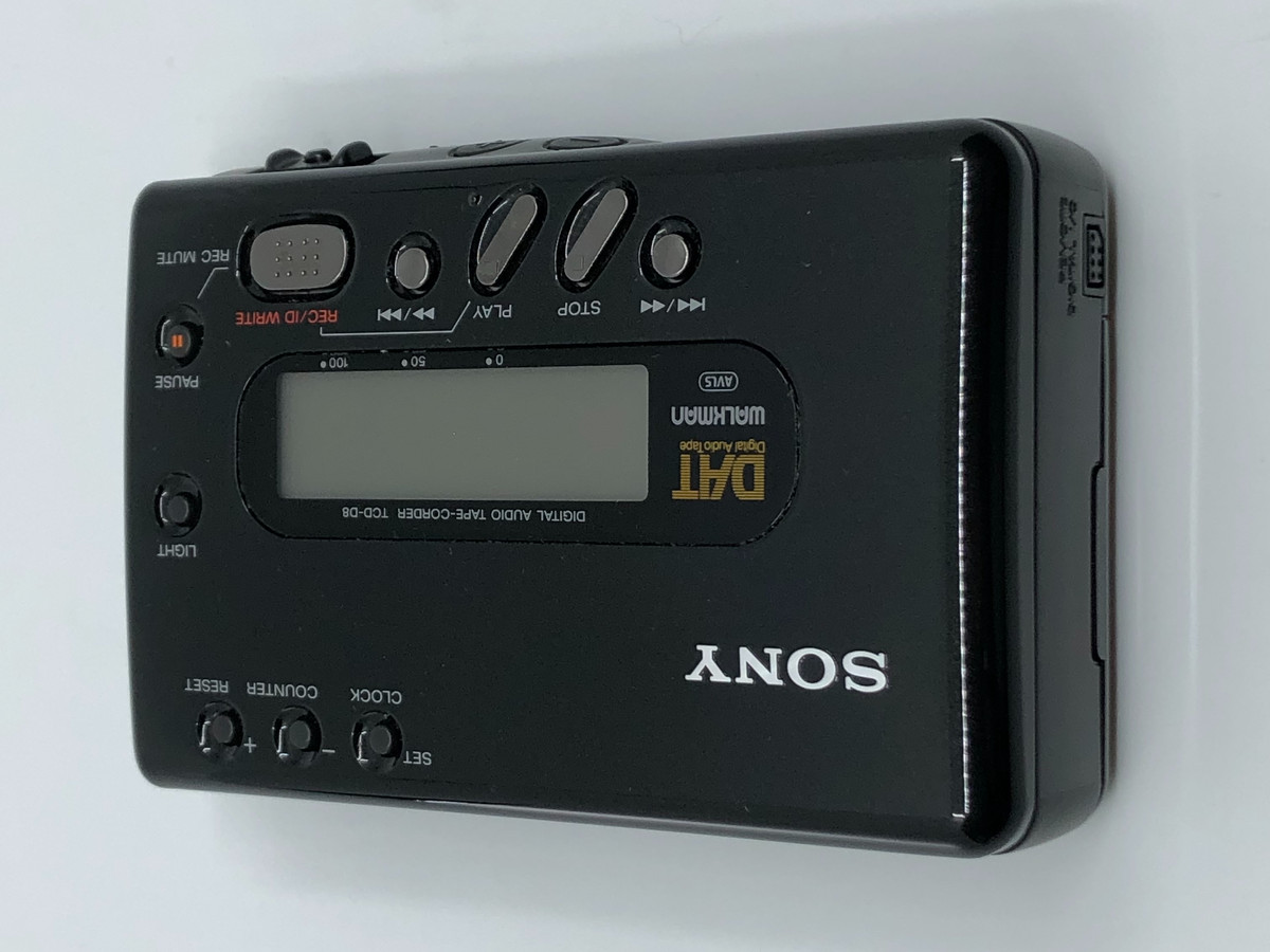 ポータブルプレーヤー SONY DAT WALKMAN TCD-D8 SONY TCD-D8 DAT Recorder | Just-Cassette