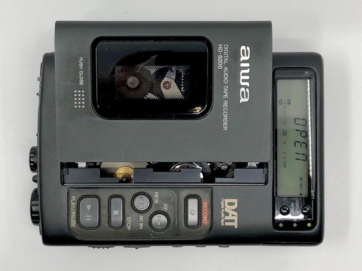 Aiwa HD-S200 DAT Digital Audio Tape Recorder | Just-Cassette