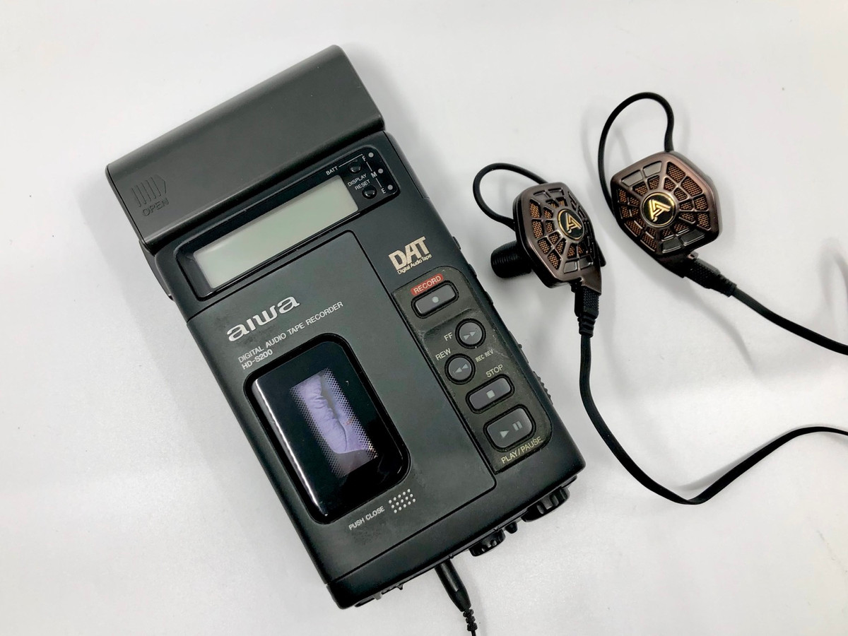 Aiwa HD-S200 DAT Digital Audio Tape Recorder | Just-Cassette