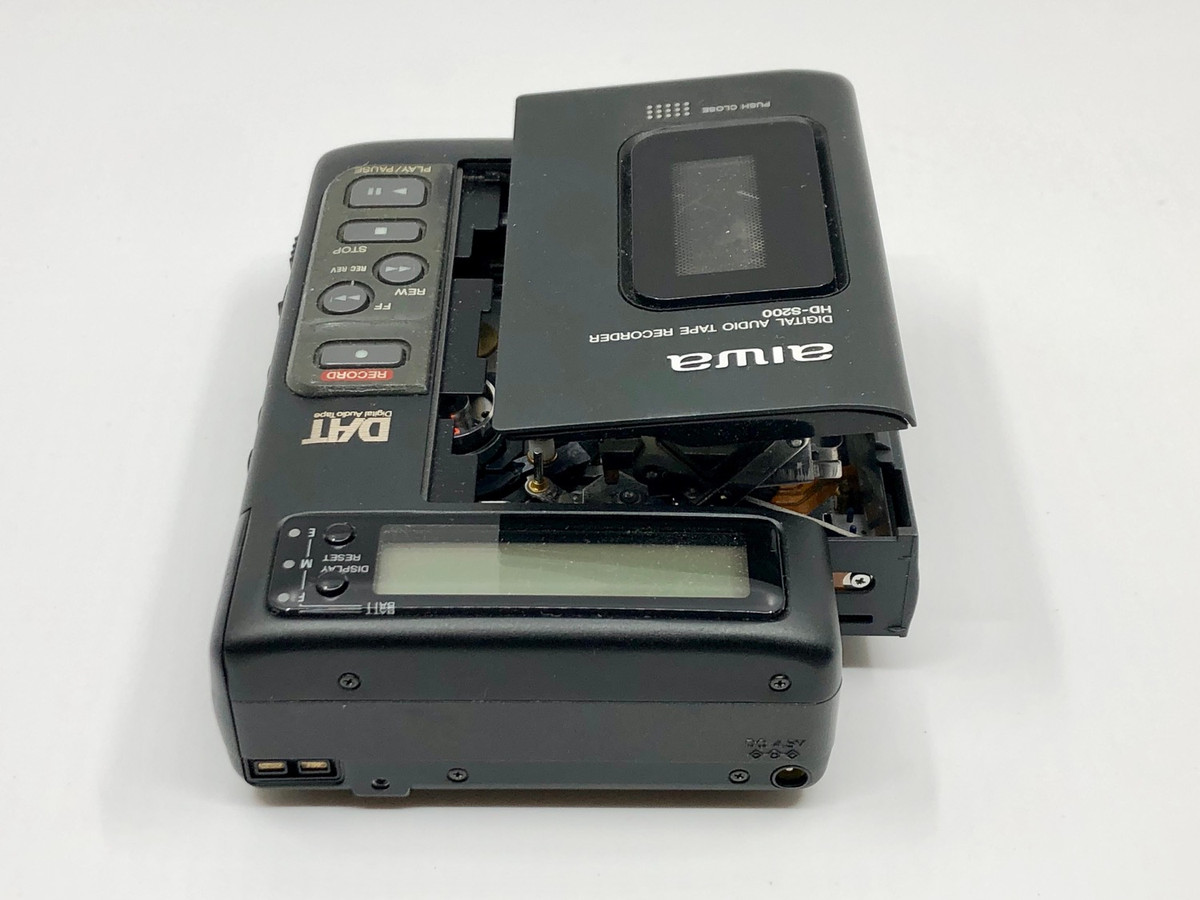 Aiwa HD-S200 DAT Digital Audio Tape Recorder | Just-Cassette