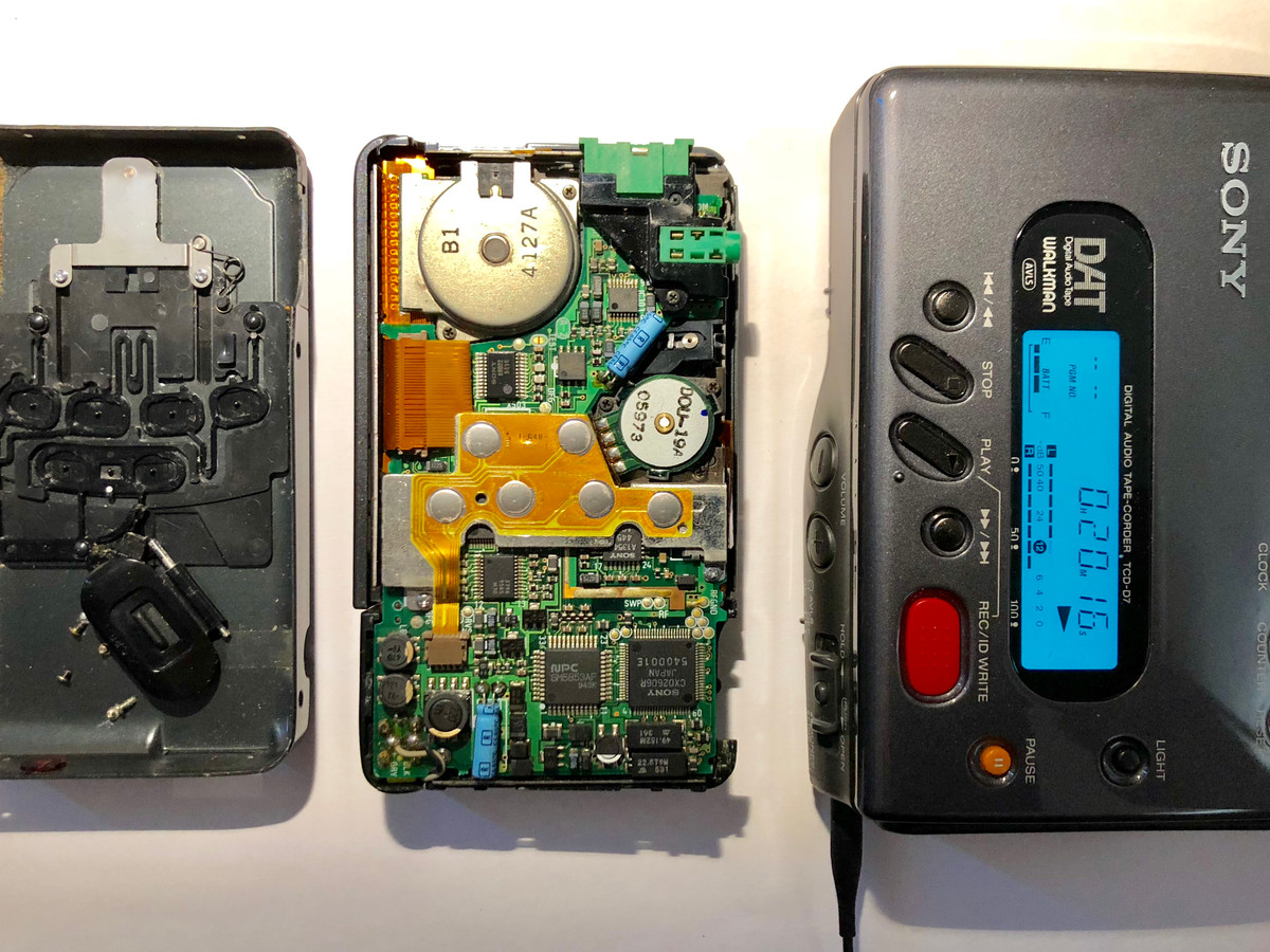SONY TCD-D7 デジタルオーディオテープレコーダー(DAT) Sony TCD D7 Dat Walkman Excellent Cosmetic Condition Tested /Works